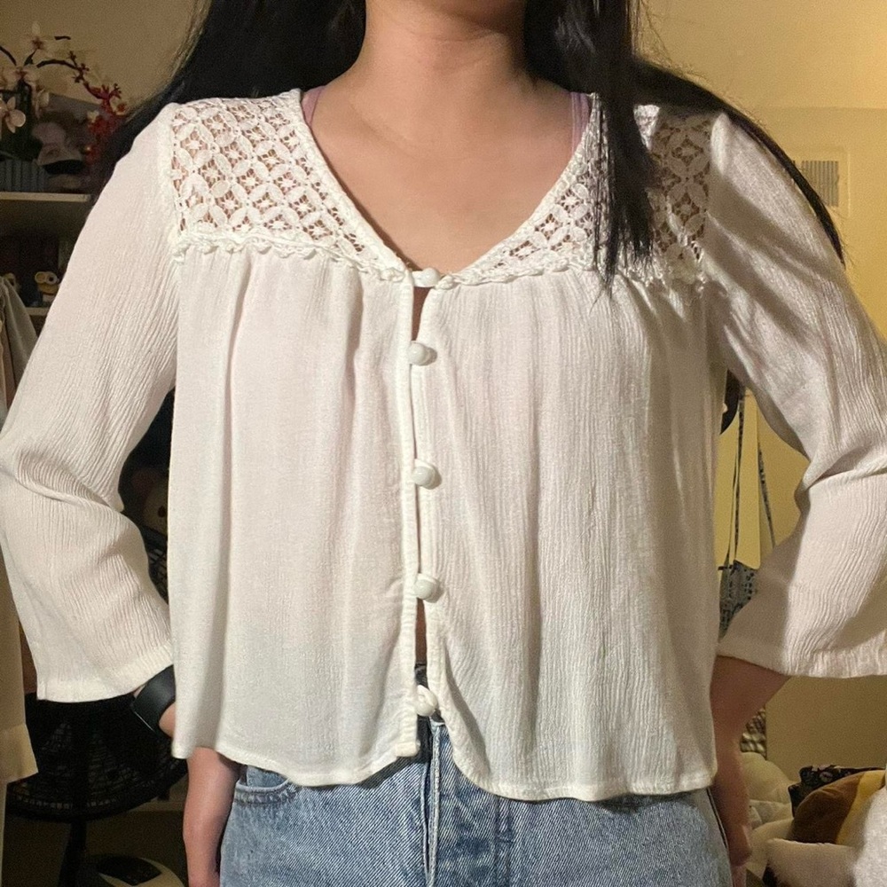 charlotte russe long sleeve buttoned top with lace detailing size xs white